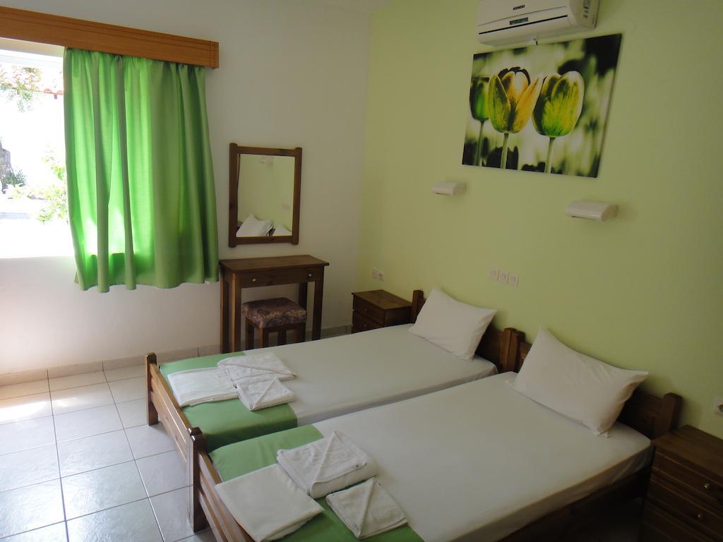 Bungalows Camping Kouyoni Gerakini Quarto foto